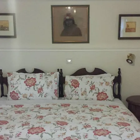 Guest house Red Setter Townhouse Bed & Breakfast 3*